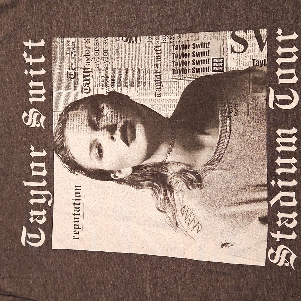 Taylor Swift  gray short sleeve graphic concert tee Med. REPUTATION tour dates - Picture 2 of 9